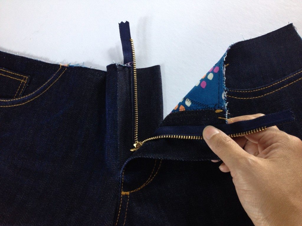 Liana Stretch Jeans Sewalong Day 8 Remove open zipper