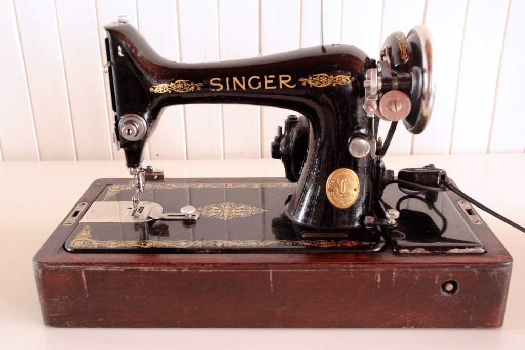 Singer 99 Vintage Sewing Machine