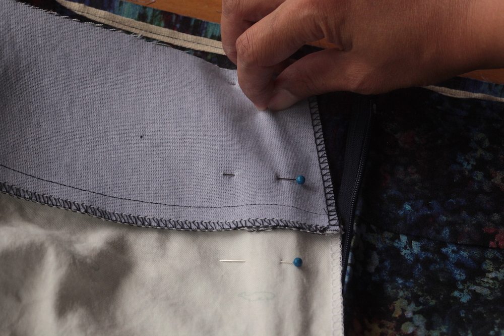 Invisible zipper and lining installation