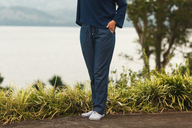 Testing Call: Newport Top & Tierras Woven Joggers | Itch to Stitch