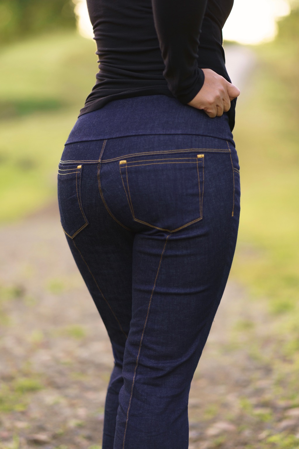 https://itch-to-stitch.com/wp-content/uploads/2018/03/Itch-to-Stitch-Mountain-View-Pull-on-Jeans-6-1.jpg