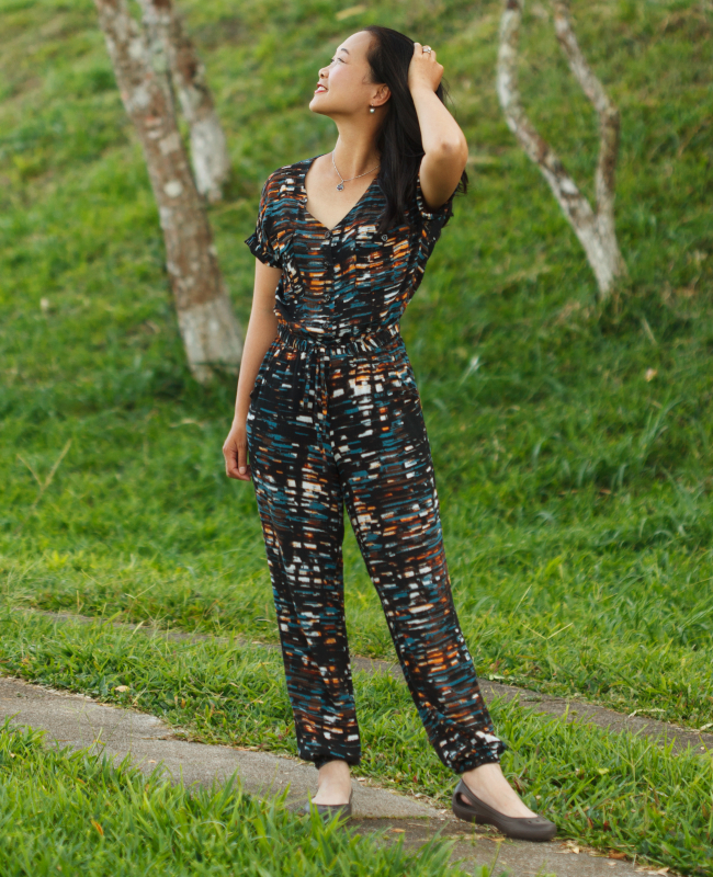 DIY Wrap Front Jumpsuit  Review of the Rowena Jumpsuit by Victory Patterns   Sew DIY
